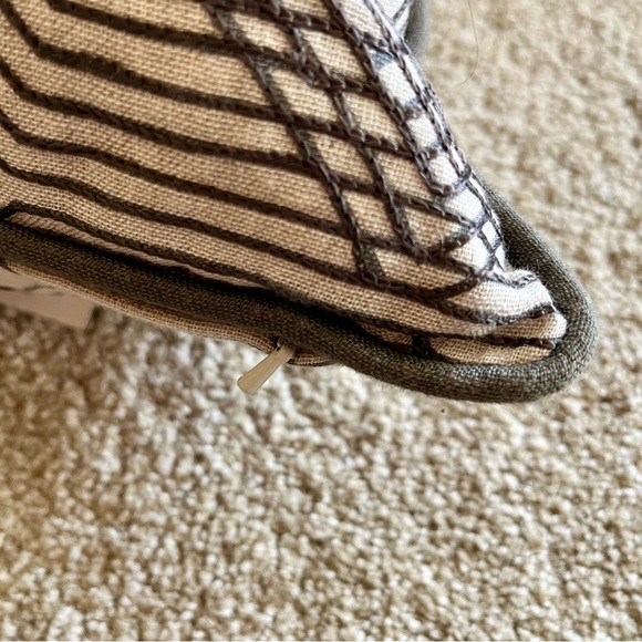 VILLA Pillow Cases - 2 - Picture 8 of 15